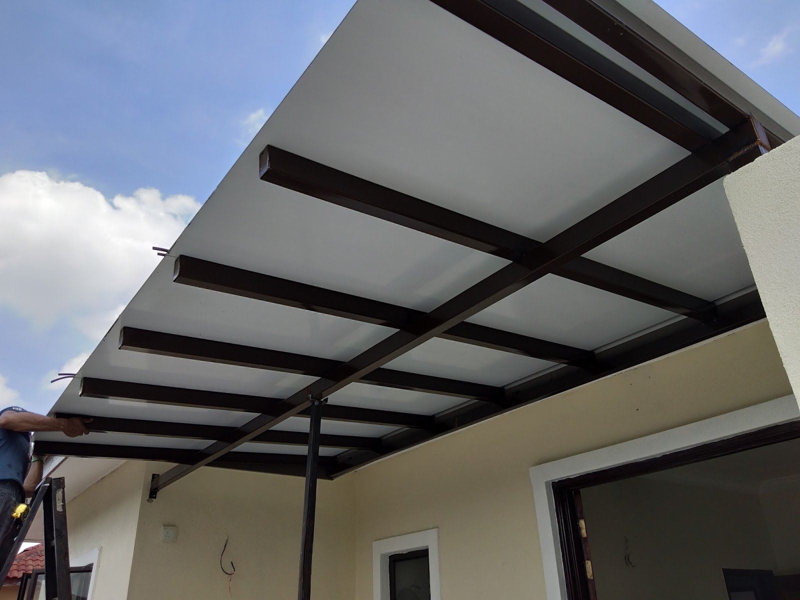 Roof awning service
